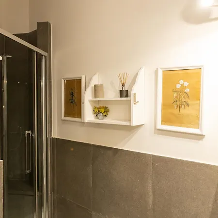 Loggiato Palazzo San Matteo