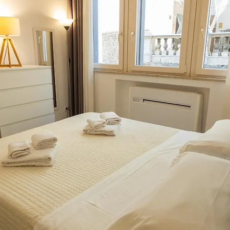 Loggiato Palazzo San Matteo Apartment